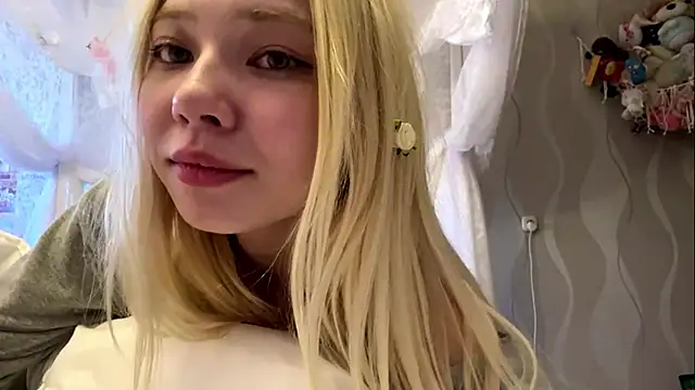 LinaFloww's Live XXX Chat