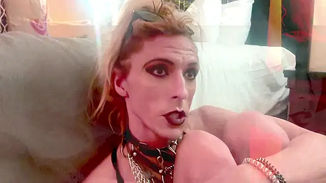 TgirlBrat Show in webcam