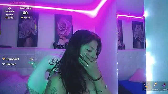 צ'אט XXX בשידור חי של SamathaMay