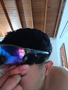 Yeff_26 Show in webcam
