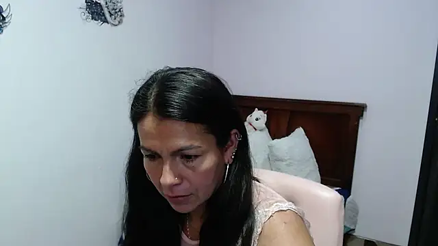 Chat +18 de camilavargas_ ao vivo