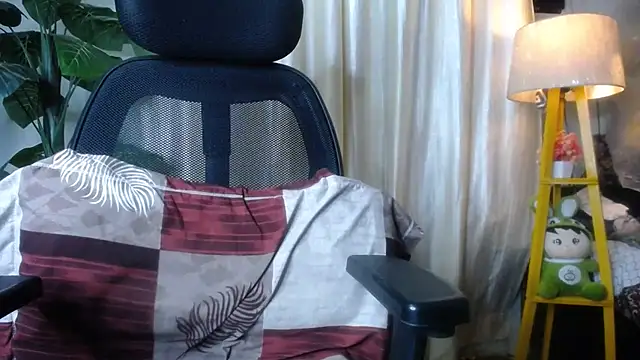Chatroom XXX en direct de kiara_1122