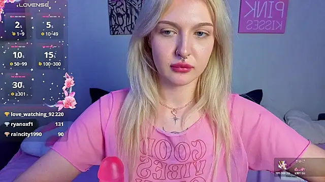 BlondieSummer live XXX chat