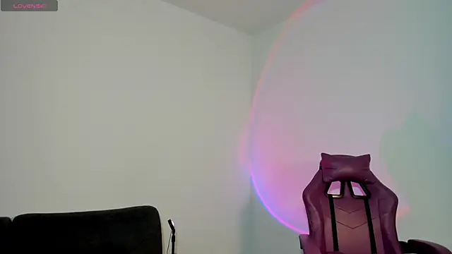 Adhhaaraaa_'s Live XXX Chat