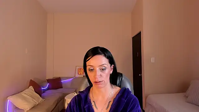 Kristen_Garner Live XXX-chat