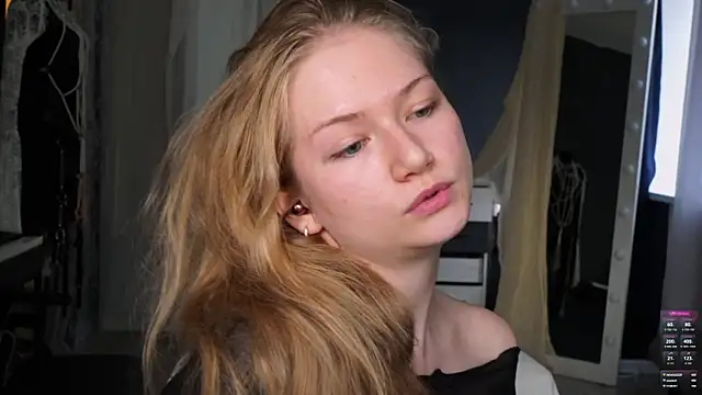 hetaerart live XXX chat