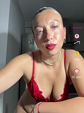 Kittie_Valentine Adlı Modelin Canlı XXX Sohbeti