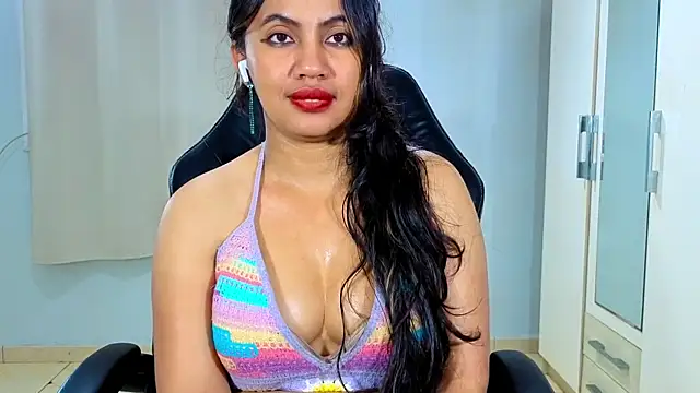 Chat +18 de FannyXhot ao vivo