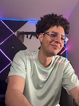 Chat +18 de bigryann23 ao vivo