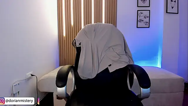 Chat XXX en directo de Dorianmistery2322_