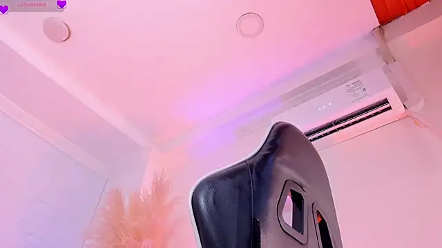 IsabelleFoxx_ live XXX chat