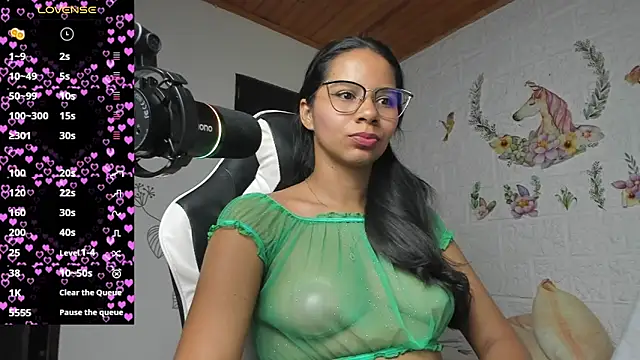 Chat +18 de alisson_hoffman05 ao vivo