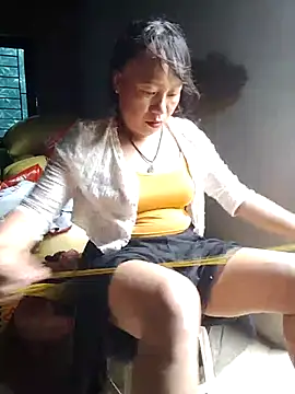 Moon_squirtt Chat XXX in diretta