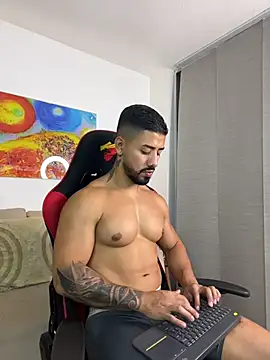 Ezzio_Scolaro – Live XXX-chat
