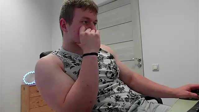 XXX chat uživo modela Richard_Dullas