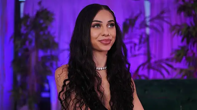 Chat +18 de AzraReign ao vivo