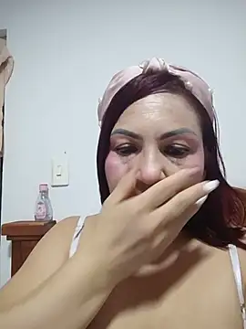 Agata_Traviesa Adlı Modelin Canlı XXX Sohbeti