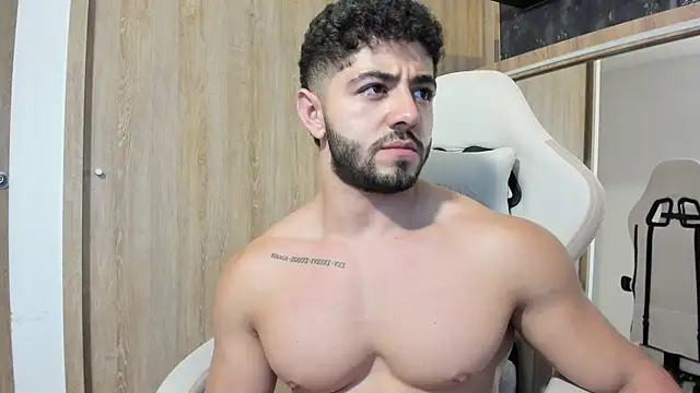XXX chat uživo modela Thiago_moretti