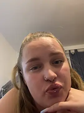 Chatroom XXX en direct de Laylaa_Rose