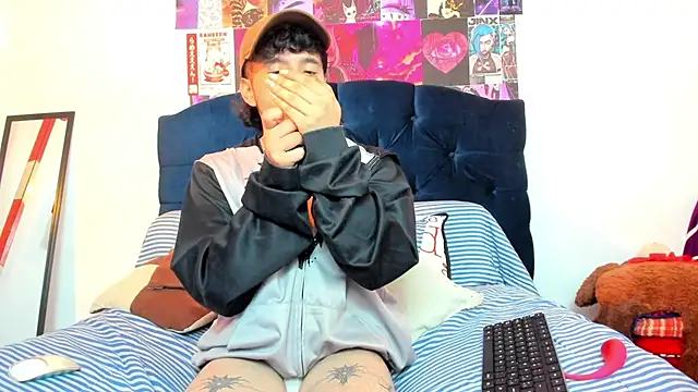 ZOREN33's Live XXX Chat
