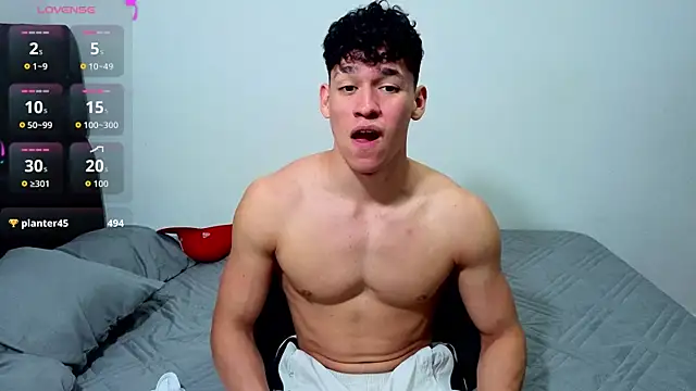Luke_Muscle Adlı Modelin Canlı XXX Sohbeti