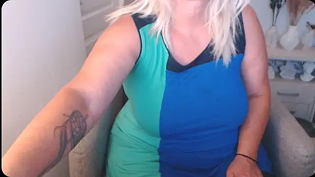 Divineblondn Live XXX chat