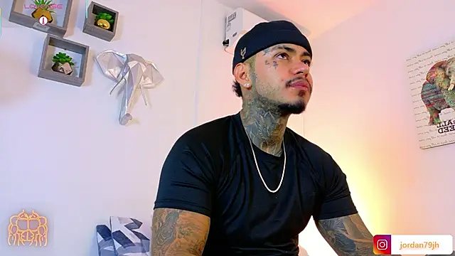 XXX chat uživo modela JordanSmiith_