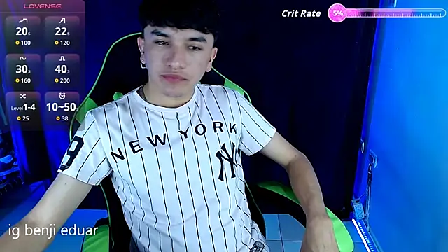 benji_hoter Chat XXX in diretta