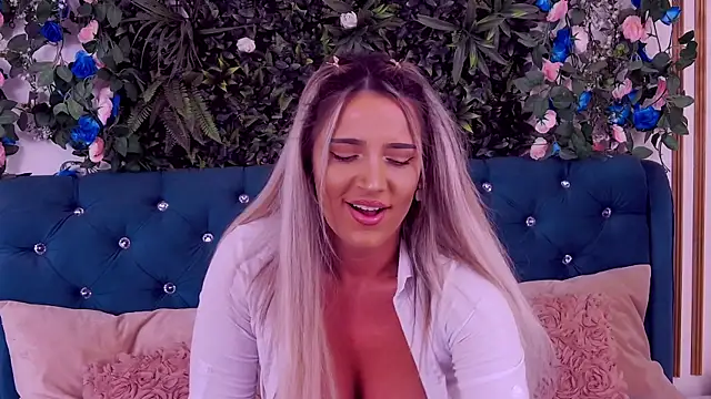 CherryMuse_ Adlı Modelin Canlı XXX Sohbeti