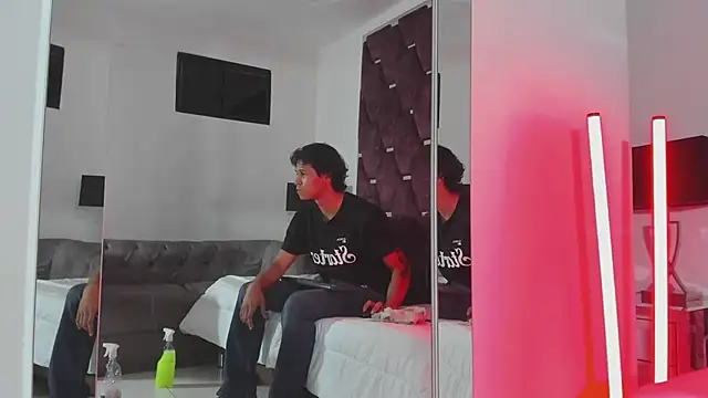 Chat XXX en directo de TonyBenedetti