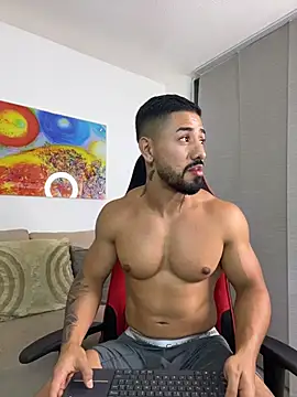Ezzio_Scolaro 라이브 XXX 채팅