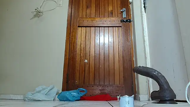 Chat +18 de KinkyJXxX ao vivo