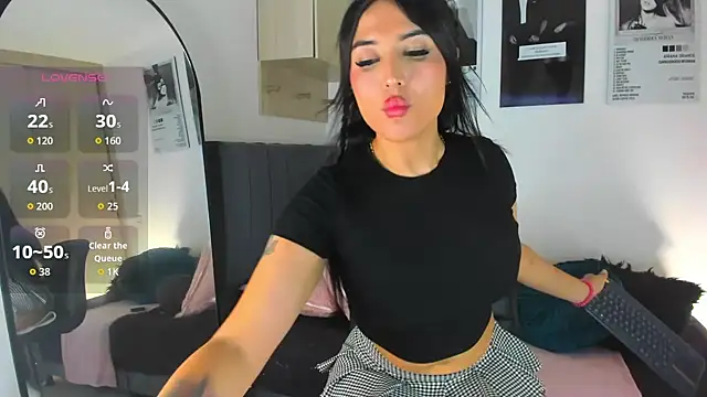 hollyprincess_2: онлайн-секс-чат