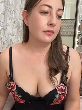 AnnaBri XXX чат на живо