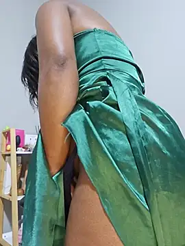 Shaniko89 Adlı Modelin Canlı XXX Sohbeti