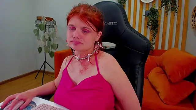 دردشة ChloeHalses الجنسية المباشرة