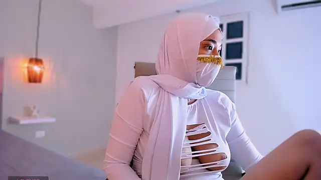 Онлайн чат XXX LittleNoor