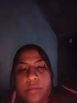 Giselabrunette25 Adlı Modelin Canlı XXX Sohbeti