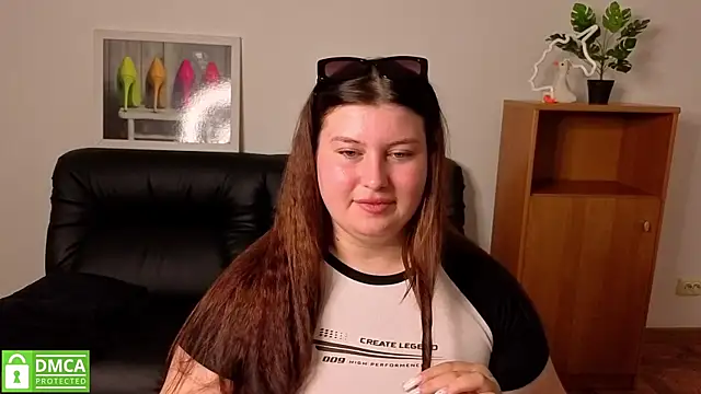 Katina_deeplou4 Adlı Modelin Canlı XXX Sohbeti