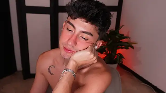sweettaaron01 现场XXX聊天