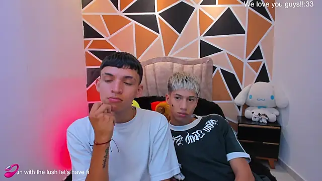 Chat +18 de Juan_Nd_Steven ao vivo