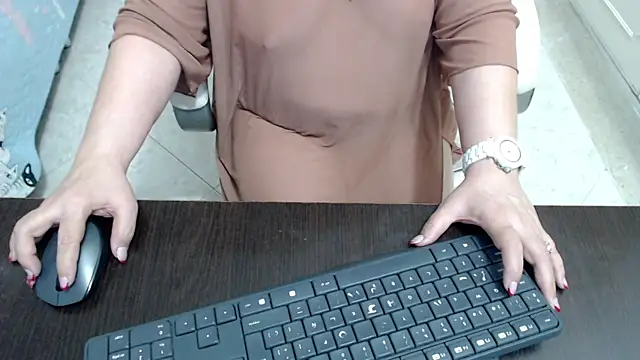 leonela_69 Chat XXX in diretta