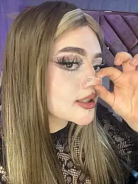 lya_nekko_ Adlı Modelin Canlı XXX Sohbeti