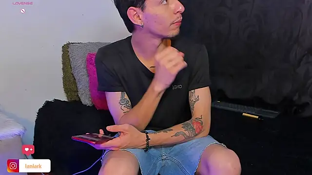 _IanLark Chat XXX in diretta