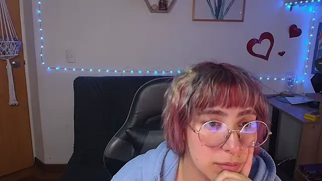 Miacatsito3 Adlı Modelin Canlı XXX Sohbeti
