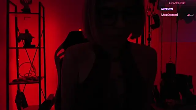 CyberXGoddess Adlı Modelin Canlı XXX Sohbeti