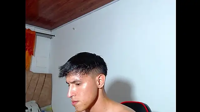 rowanbig Adlı Modelin Canlı XXX Sohbeti
