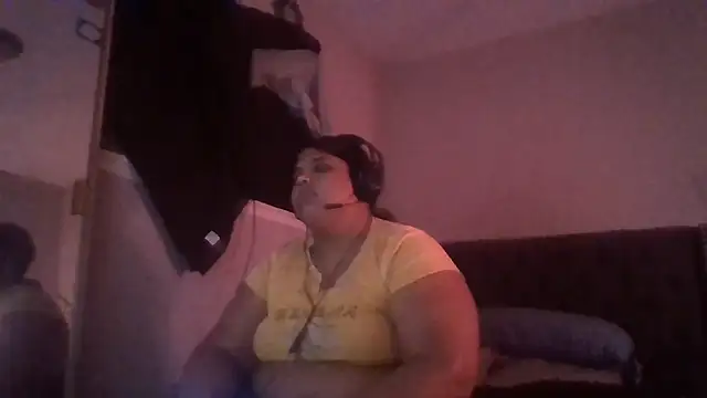 1n0nlythroat's Live XXX Chat
