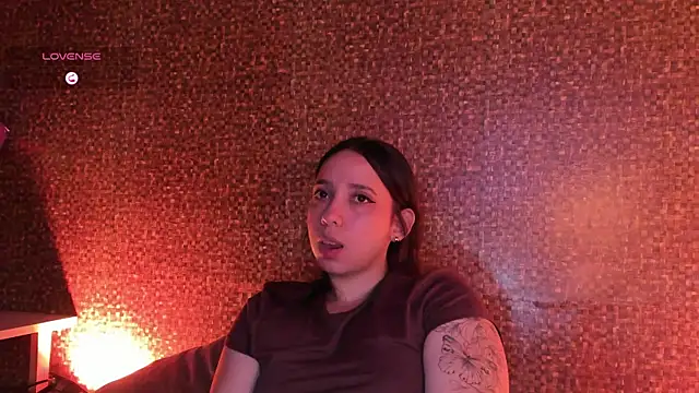 Apartment28's Live XXX Chat