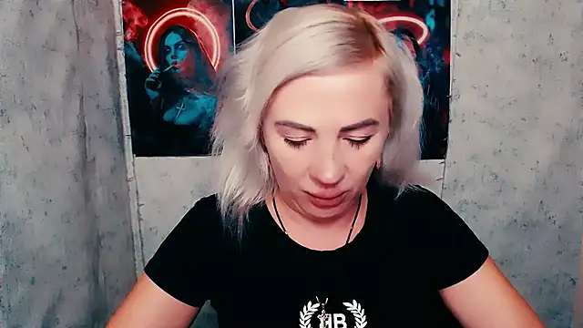 EmmaCat_ live XXX chat